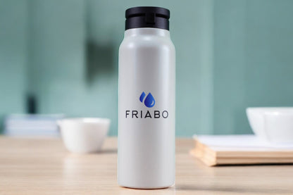 Friabo: Isolierte Edelstahlflasche mit Magnet-Handyhalterung (710 ml)